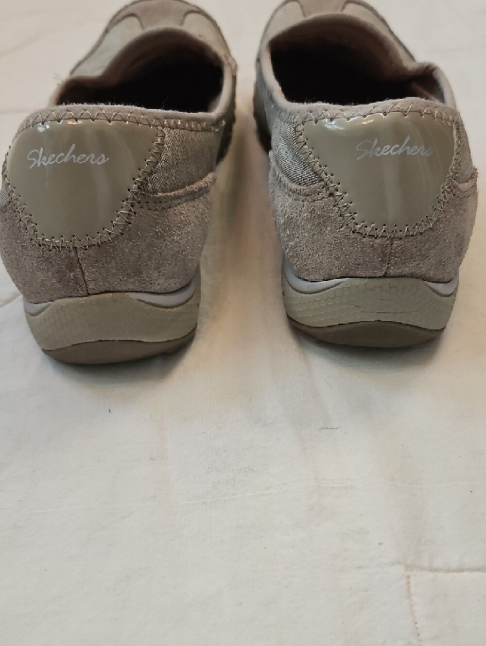 Skechers Casual Slip-On Women’s Comfort Shoes in Light Tan Size 8.5 - Picture 3 of 8
